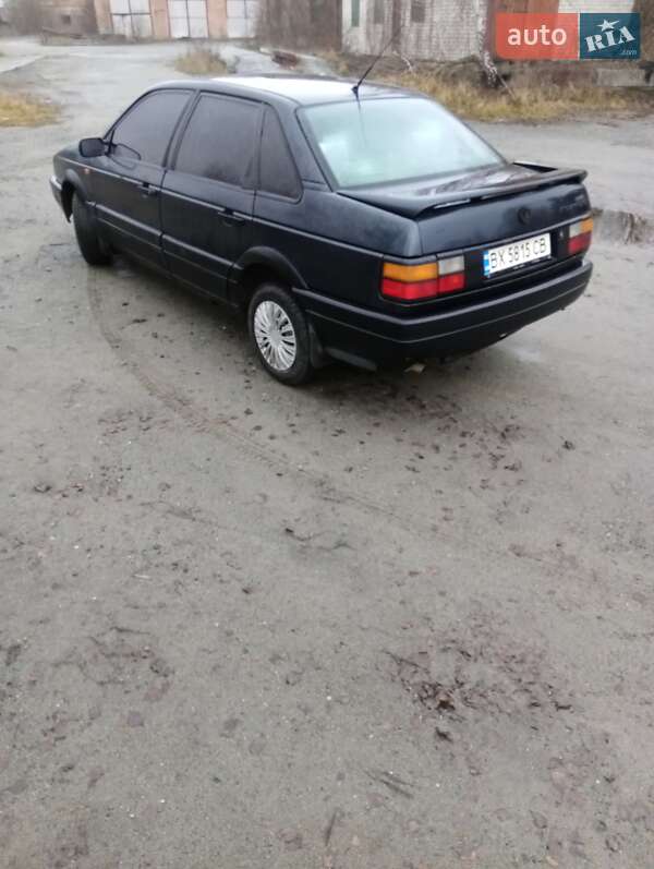 Седан Volkswagen Passat 1991 в Шепетовке