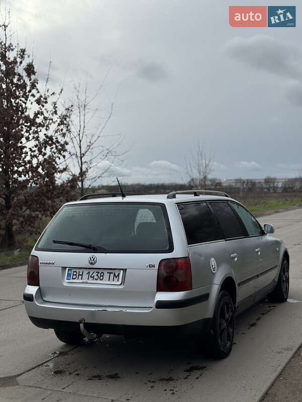 Универсал Volkswagen Passat 2003 в Нерубайском