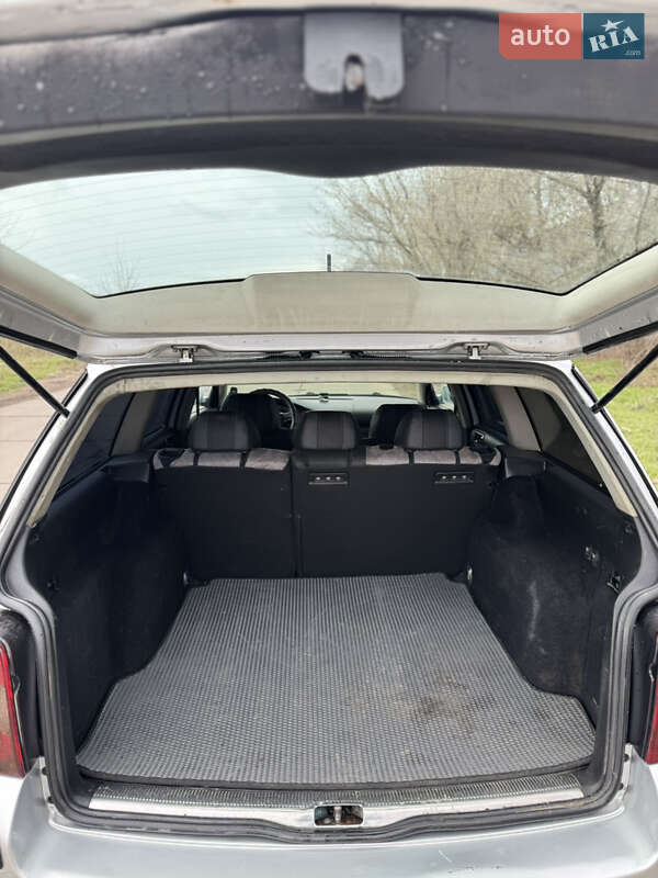 Универсал Volkswagen Passat 2003 в Нерубайском