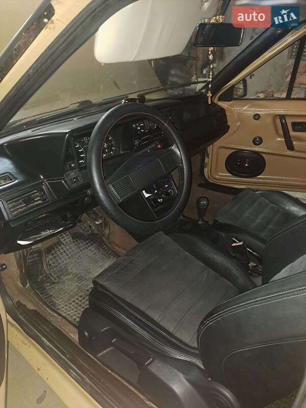 Хетчбек Volkswagen Passat 1981 в Ужгороді