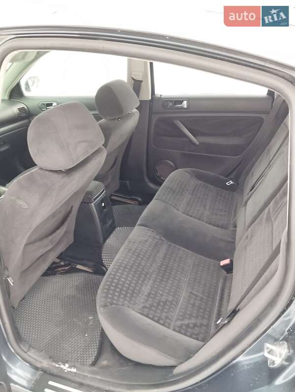 Седан Volkswagen Passat 2001 в Рованцях фото 2 Седан Volkswagen Passat 2001 в Рованцях