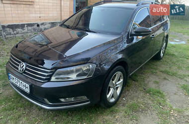 Универсал Volkswagen Passat 2011 в Житомире