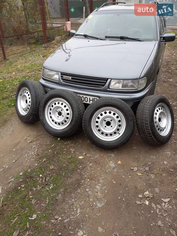 Універсал Volkswagen Passat 1995 в Мукачевому