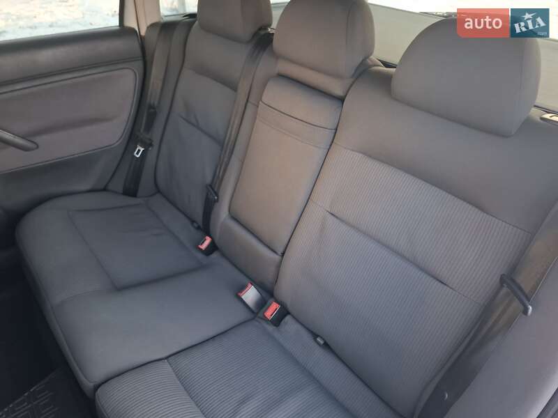 Універсал Volkswagen Passat 2004 в Черкасах фото 16 Універсал Volkswagen Passat 2004 в Черкасах