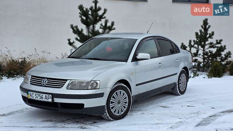 Седан Volkswagen Passat 1997 в Луцке