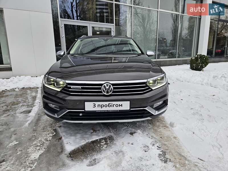 Универсал Volkswagen Passat 2018 в Киеве