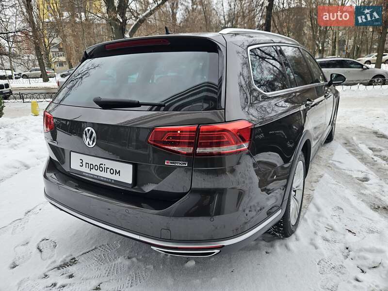 Универсал Volkswagen Passat 2018 в Киеве