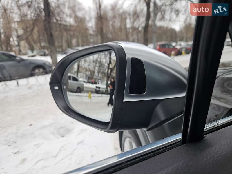 Универсал Volkswagen Passat 2018 в Киеве