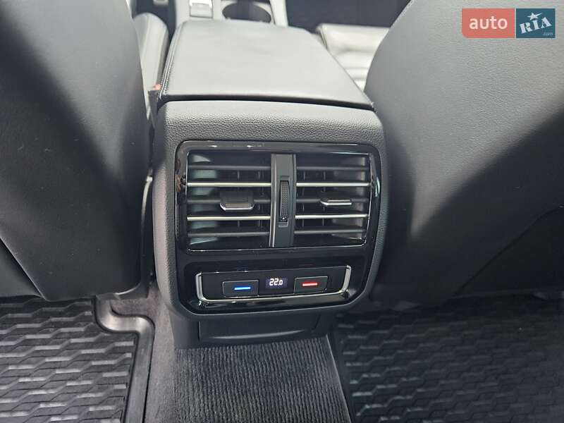 Универсал Volkswagen Passat 2018 в Киеве