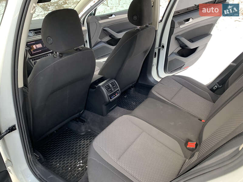 Универсал Volkswagen Passat 2018 в Киверцах