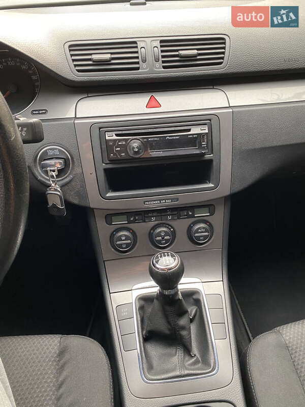 Седан Volkswagen Passat 2008 в Мукачевому