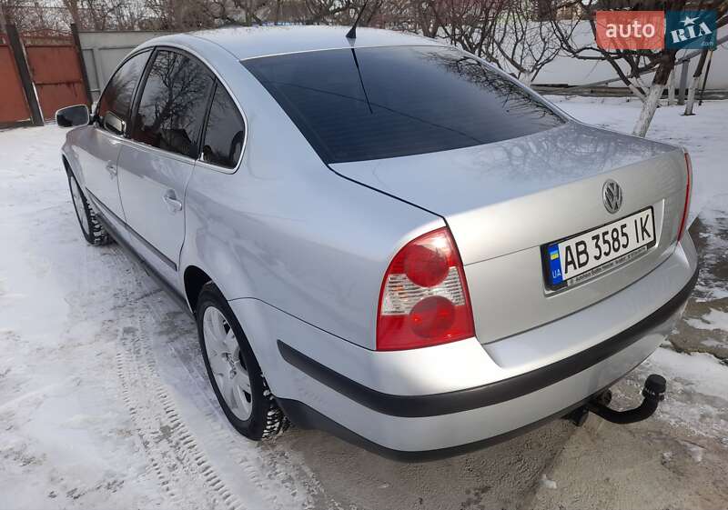 Седан Volkswagen Passat 2002 в Тульчине