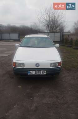 Седан Volkswagen Passat 1988 в Луцьку