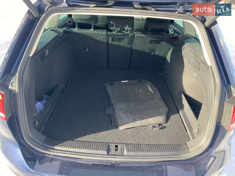 Универсал Volkswagen Passat 2015 в Нововолынске