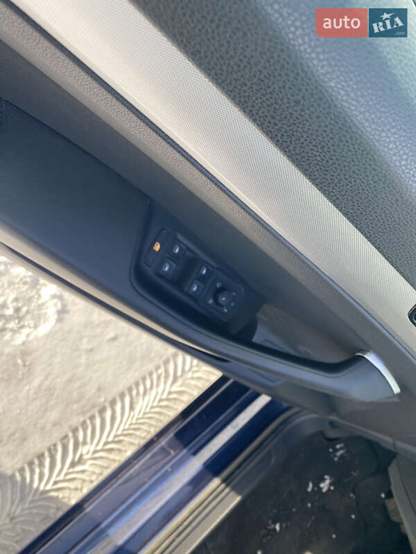 Универсал Volkswagen Passat 2015 в Нововолынске