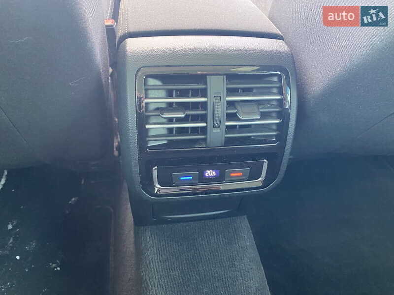 Универсал Volkswagen Passat 2015 в Нововолынске