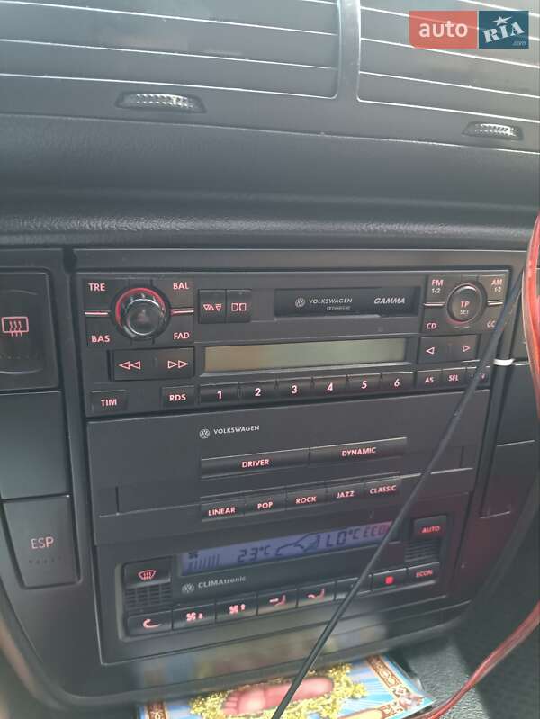 Універсал Volkswagen Passat 2001 в Путивлі