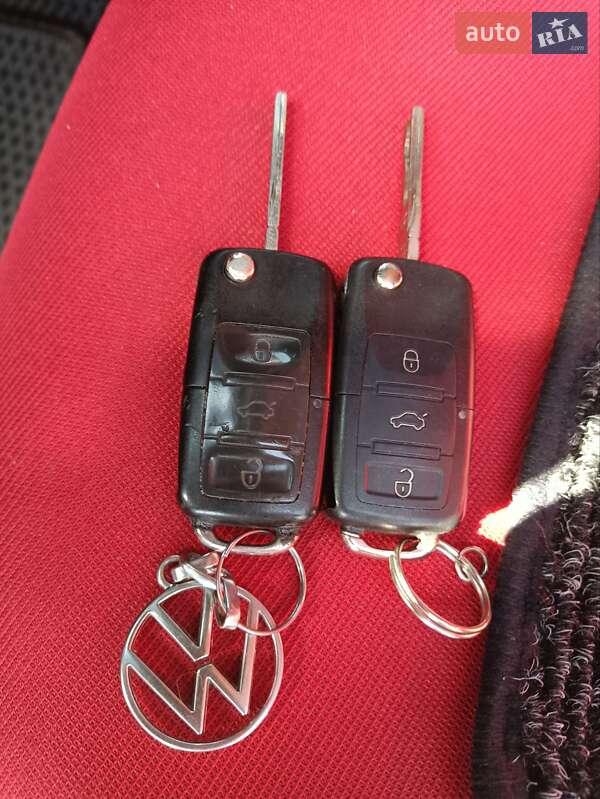 Універсал Volkswagen Passat 2001 в Путивлі