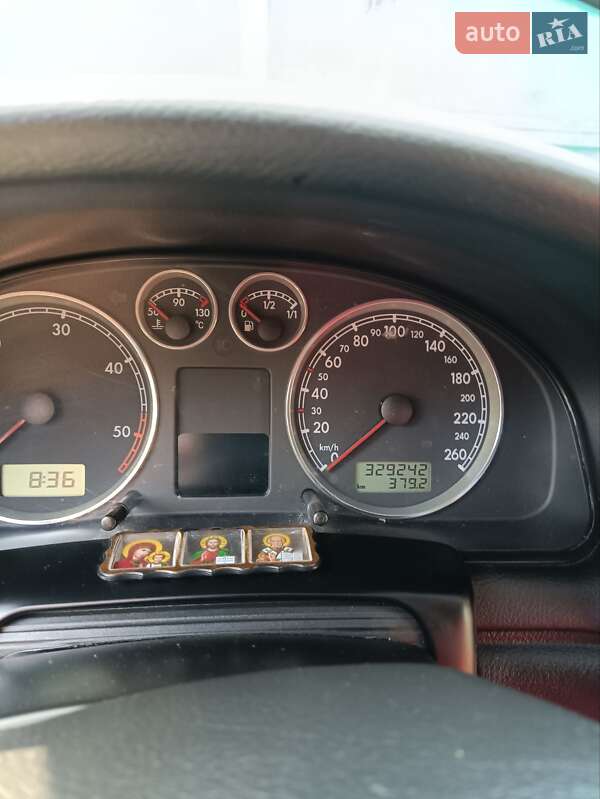 Універсал Volkswagen Passat 2001 в Путивлі
