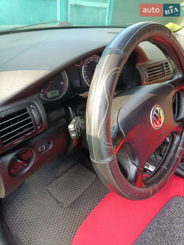 Універсал Volkswagen Passat 2001 в Путивлі