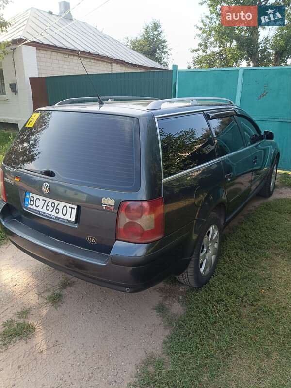 Універсал Volkswagen Passat 2001 в Путивлі