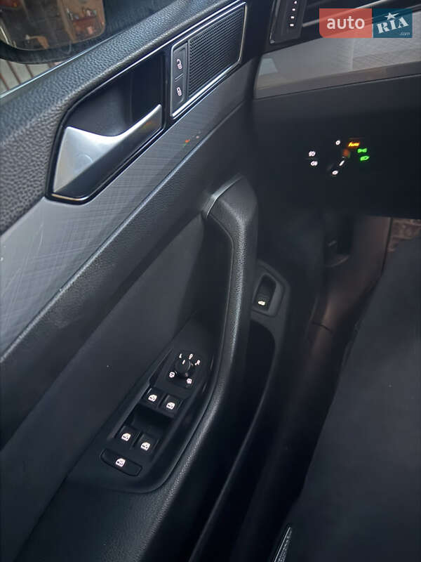 Універсал Volkswagen Passat 2019 в Калуші