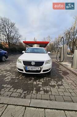 Універсал Volkswagen Passat 2008 в Ужгороді