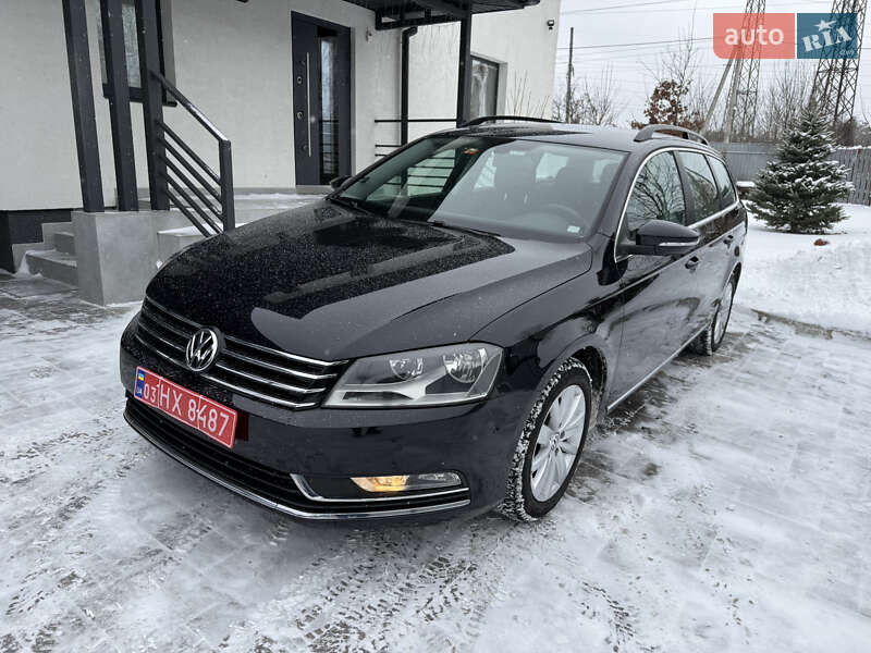 Универсал Volkswagen Passat 2012 в Киеве