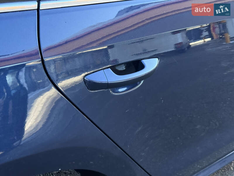 Седан Volkswagen Passat 2015 в Днепре