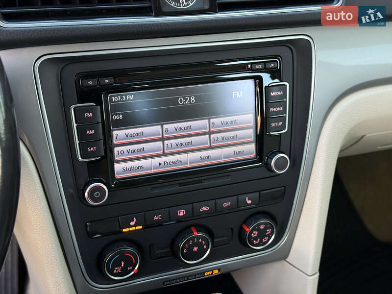 Седан Volkswagen Passat 2015 в Днепре