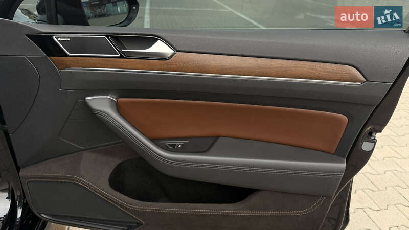 Седан Volkswagen Passat 2017 в Києві