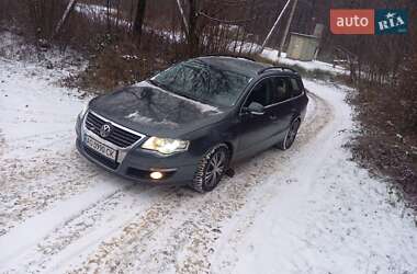 Універсал Volkswagen Passat 2010 в Ужгороді