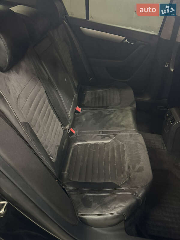 Седан Volkswagen Passat 2011 в Киеве