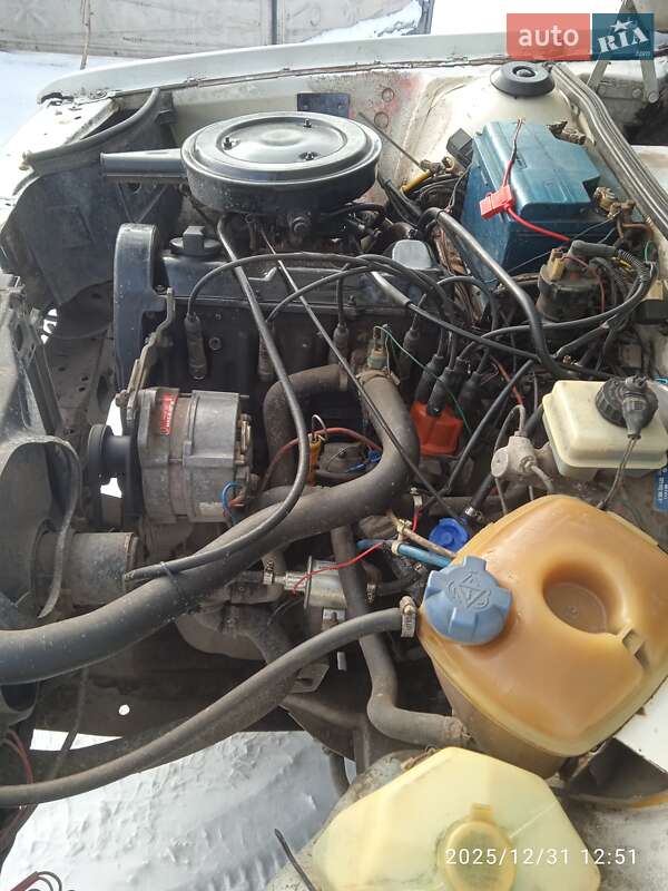 Універсал Volkswagen Passat 1987 в Дунаївцях