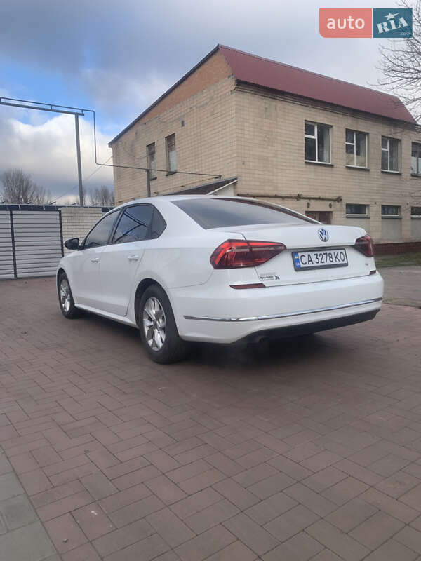 Седан Volkswagen Passat 2017 в Черкассах