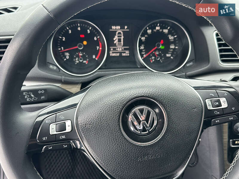 Седан Volkswagen Passat 2015 в Софиевской Борщаговке фото 24 Седан Volkswagen Passat 2015 в Софиевской Борщаговке