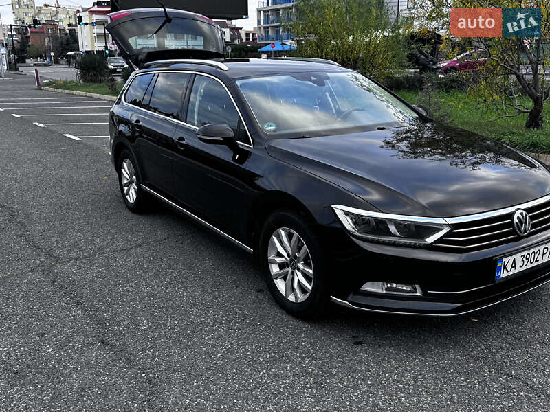 Универсал Volkswagen Passat 2019 в Киеве