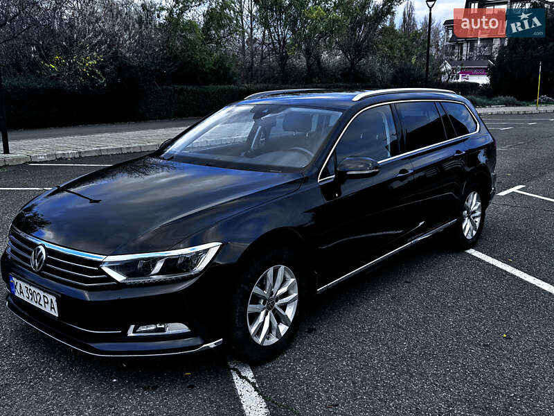 Универсал Volkswagen Passat 2019 в Киеве