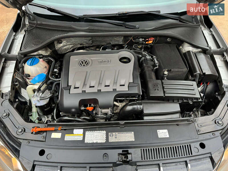 Седан Volkswagen Passat 2011 в Луцьку