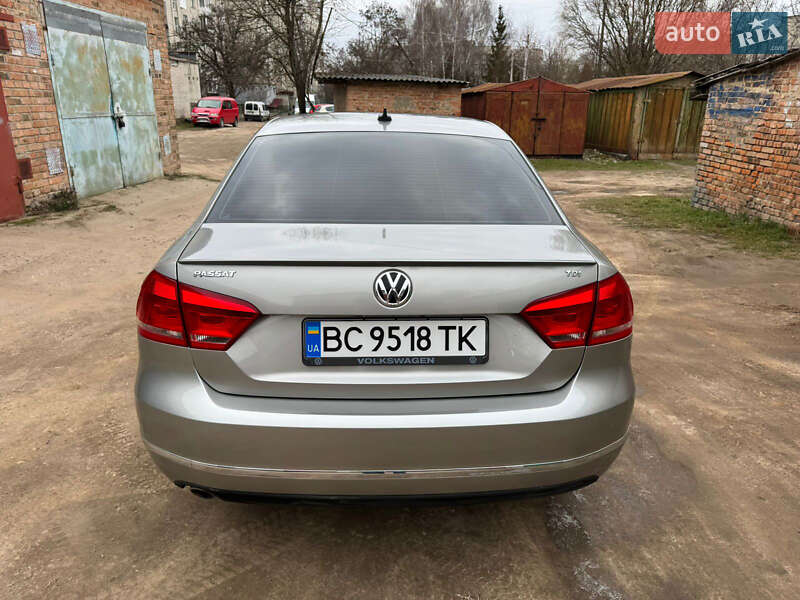 Седан Volkswagen Passat 2011 в Луцьку