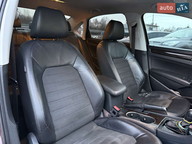 Седан Volkswagen Passat 2014 в Стрые