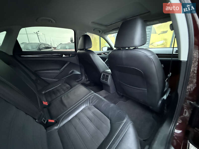 Седан Volkswagen Passat 2014 в Стрые