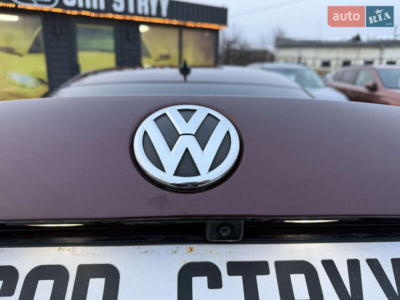 Седан Volkswagen Passat 2014 в Стрые