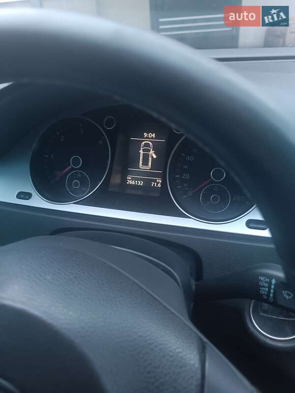Универсал Volkswagen Passat 2010 в Житомире