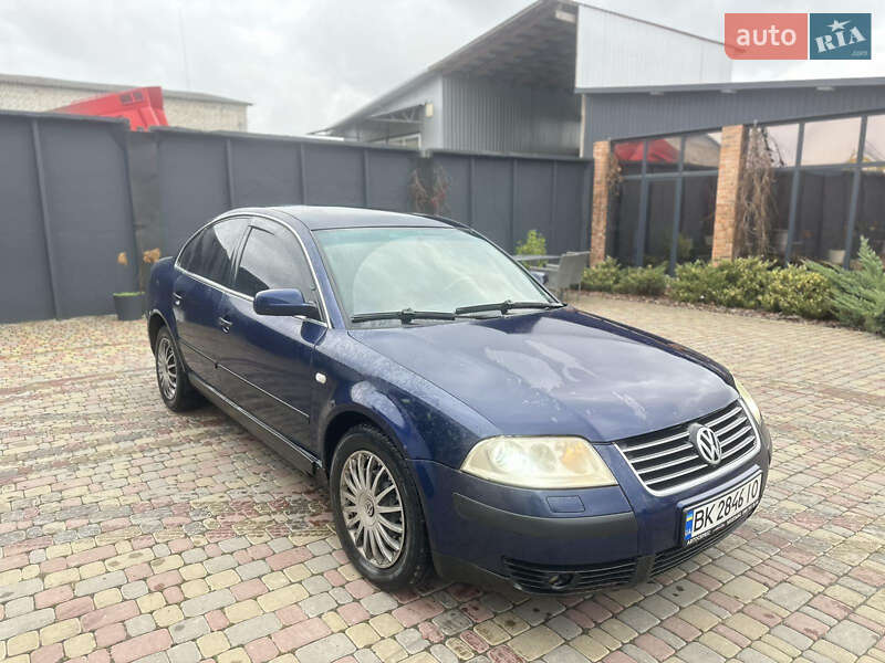 Седан Volkswagen Passat 2002 в Березному