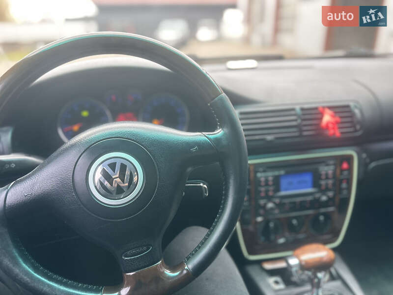 Седан Volkswagen Passat 2002 в Березному