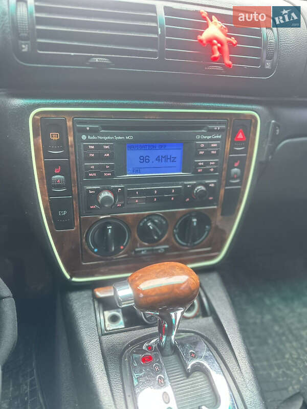 Седан Volkswagen Passat 2002 в Березному