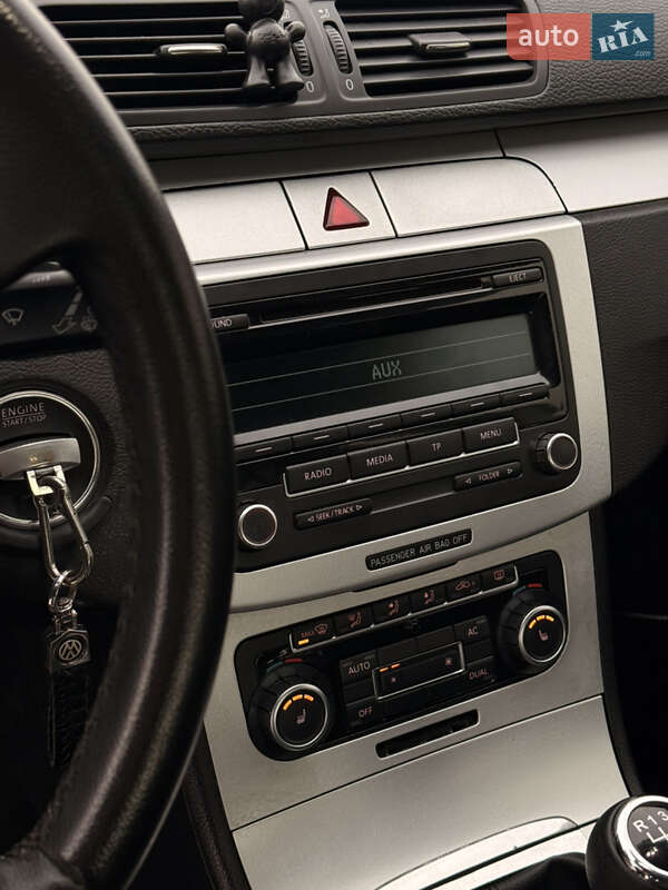 Седан Volkswagen Passat 2005 в Черновцах