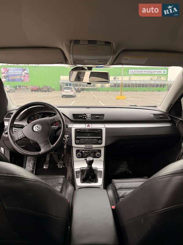 Седан Volkswagen Passat 2005 в Черновцах