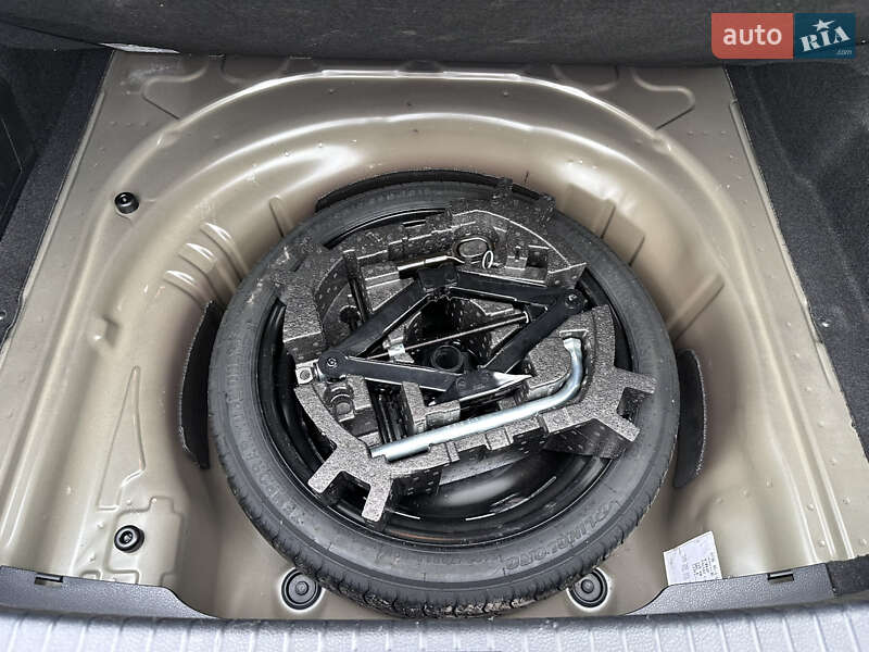 Седан Volkswagen Passat 2020 в Ужгороді